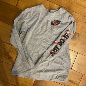 Nike youth small tshirt
